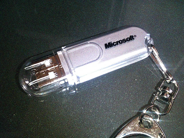 USB メモリー